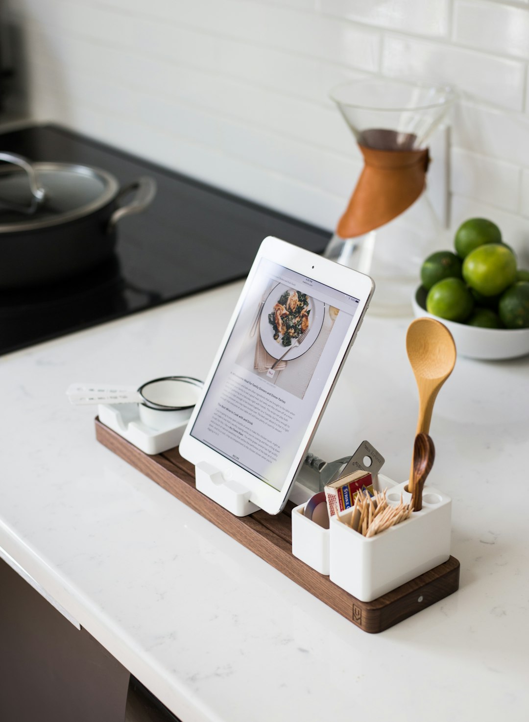 who-we-are Gather: The minimal, modular organizer that cuts clutter to enable you to spend more time creating! Gather can be configured in hundreds of ways to exactly the way you want to use it.
Discover more at kickstarter.com/projects/ugmonk/gather-the-minimal-modular-organizer-that-cuts-clu